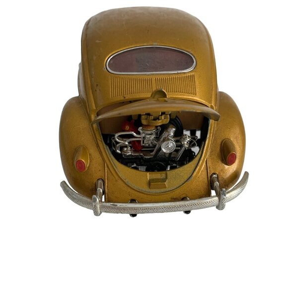 Burago 1955 Gold Volkswagon Beetle Diecast Car with Stand - Picture 9 of 12